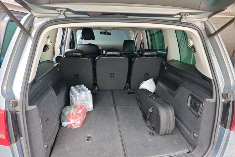Used Volkswagen Sharan 2012 2.0 TSI Standard Version Euro IV Trunk