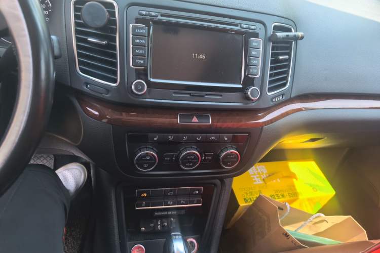 Used Volkswagen Sharan 2012 2.0 TSI Luxury Version Euro IV Audio And AC Panel