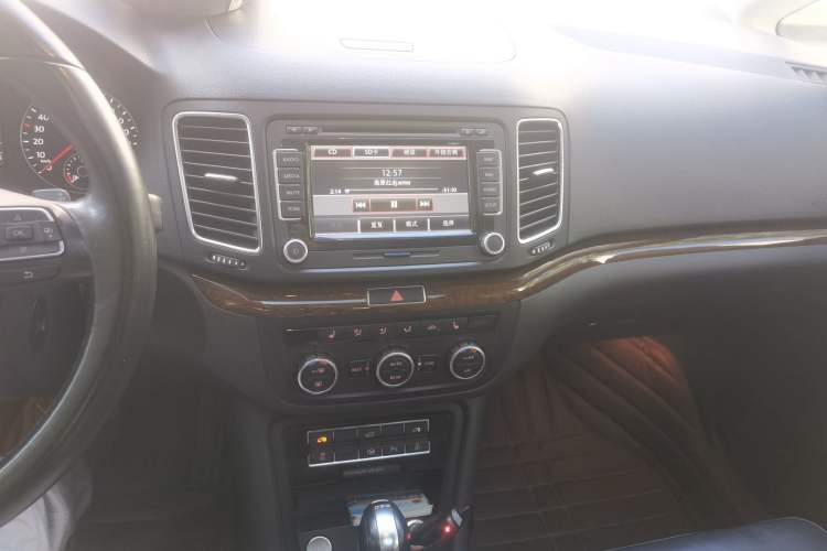 Used Volkswagen Sharan 2012 2.0 TSI Luxury Version Euro IV Audio And AC Panel