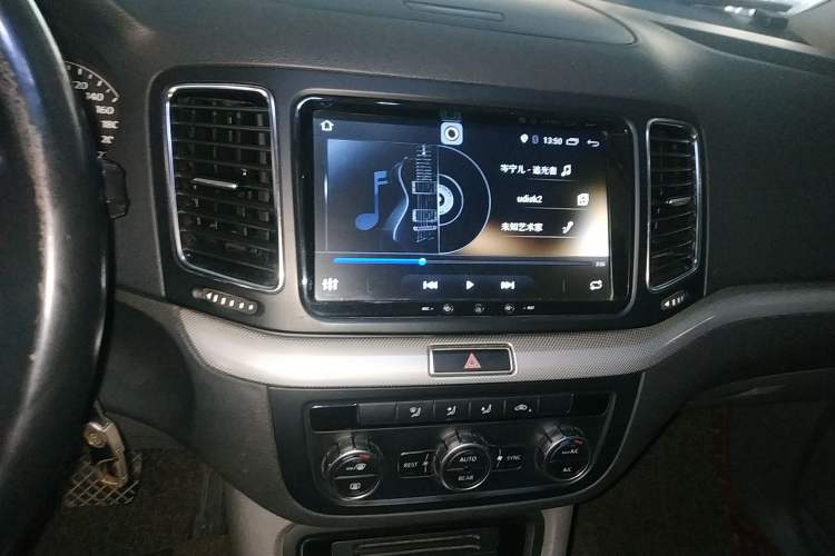 Used Volkswagen Sharan 2012 2.0 TSI Standard Version Euro IV Audio And AC Panel