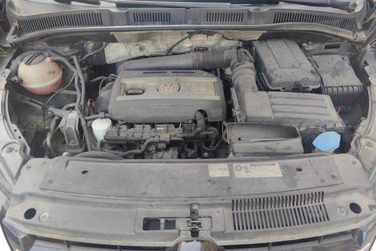 Used Volkswagen Sharan 2012 2.0 TSI Standard Version Euro IV Engine Bay