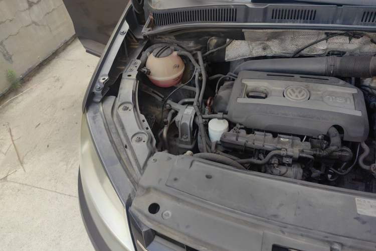 Used Volkswagen Sharan 2012 2.0 TSI Standard Version Euro IV Engine Bay Right