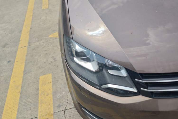 Used Volkswagen Sharan 2012 2.0 TSI Comfort Edition Euro IV Right Front Headlight