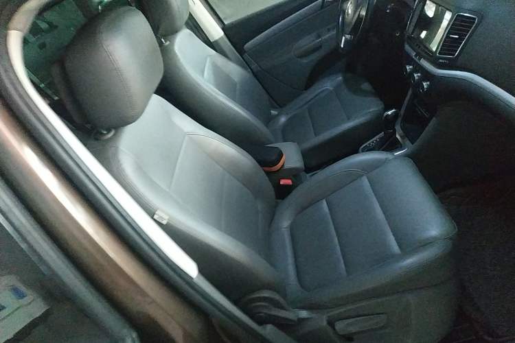 Used Volkswagen Sharan 2012 2.0 TSI Standard Version Euro IV Right Front Seat