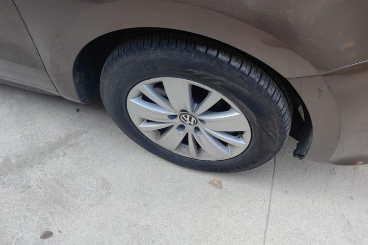 Used Volkswagen Sharan 2012 2.0 TSI Standard Version Euro IV Right Front Wheel Hub