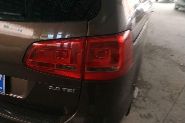 Used Volkswagen Sharan 2012 2.0 TSI Standard Version Euro IV Right Rear Taillight