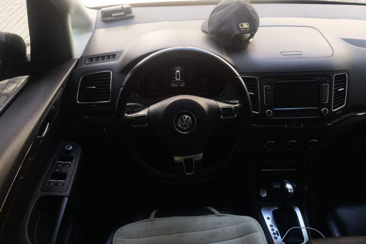 Used Volkswagen Sharan 2012 2.0 TSI Luxury Version Euro IV Steering Wheel