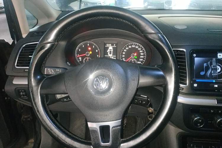 Used Volkswagen Sharan 2012 2.0 TSI Standard Version Euro IV Steering Wheel