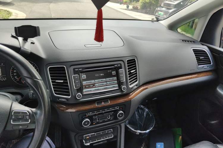 Used Volkswagen Sharan 2012 2.0 TSI Comfort Edition Euro IV Audio And AC Panel
