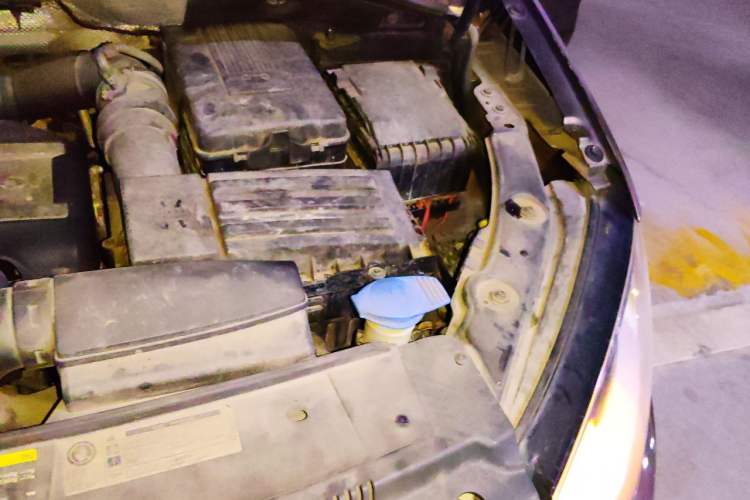 Used Volkswagen Sharan 2012 2.0 TSI Standard Version Euro IV Engine Bay Left