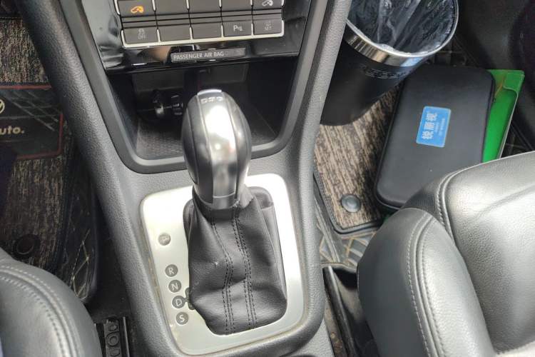 Used Volkswagen Sharan 2012 2.0 TSI Comfort Edition Euro IV Gear Lever