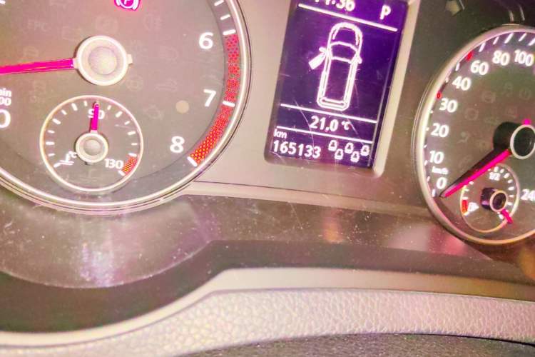 Used Volkswagen Sharan 2012 2.0 TSI Standard Version Euro IV Odometer Close Up