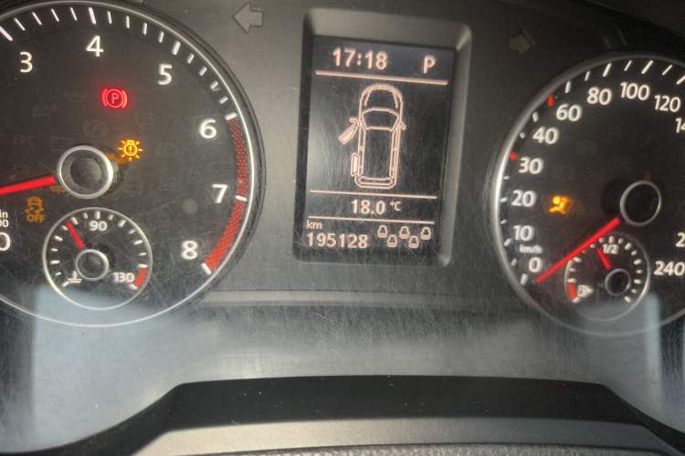 Used Volkswagen Sharan 2012 2.0 TSI Standard Version Euro IV Odometer Close Up