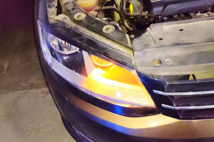 Used Volkswagen Sharan 2012 2.0 TSI Standard Version Euro IV Right Front Headlight