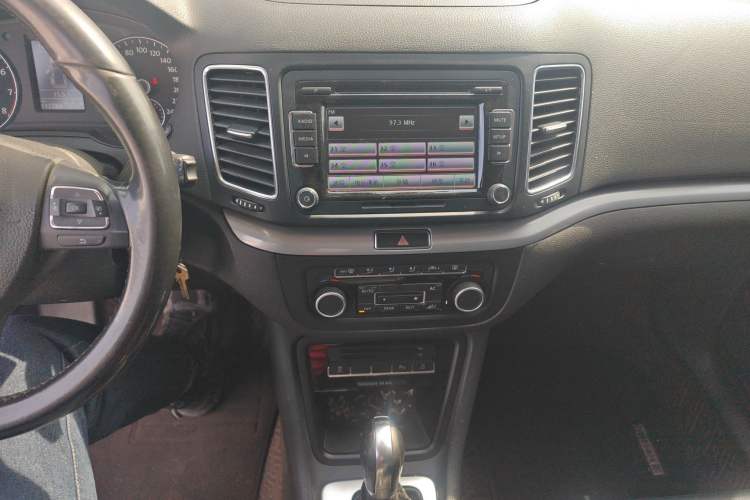 Used Volkswagen Sharan 2012 2.0 TSI Standard Version Euro IV Audio And AC Panel