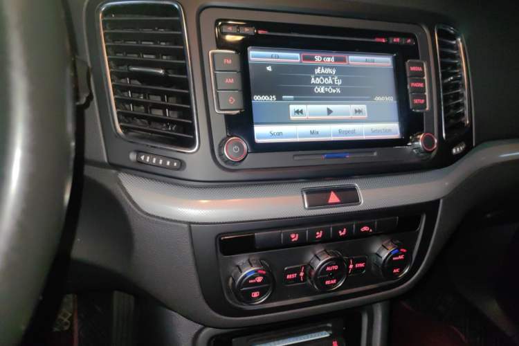 Used Volkswagen Sharan 2012 2.0 TSI Standard Version Euro IV Audio And AC Panel