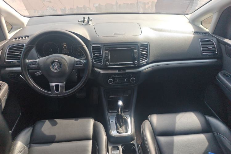 Used Volkswagen Sharan 2012 2.0 TSI Standard Version Euro IV Center Console