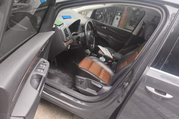 Used Volkswagen Sharan 2012 2.0 TSI Comfort Edition Euro IV Driver Seat