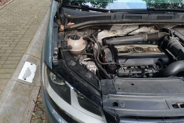 Used Volkswagen Sharan 2012 2.0 TSI Standard Version Euro IV Engine Bay Right