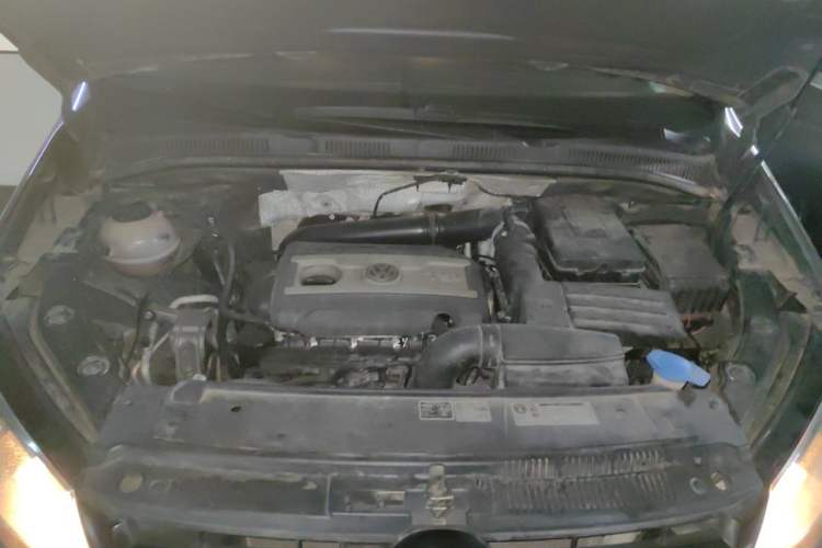 Used Volkswagen Sharan 2012 2.0 TSI Standard Version Euro IV Engine Bay