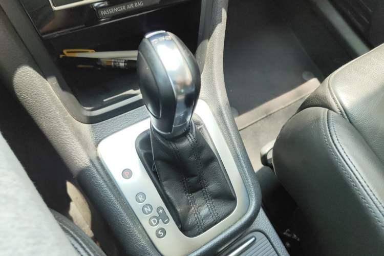 Used Volkswagen Sharan 2012 2.0 TSI Comfort Edition Euro IV Gear Lever