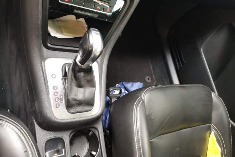 Used Volkswagen Sharan 2012 2.0 TSI Standard Version Euro IV Gear Lever