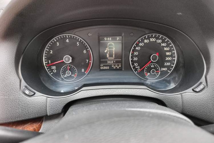 Used Volkswagen Sharan 2012 2.0 TSI Luxury Version Euro IV Odometer Close Up