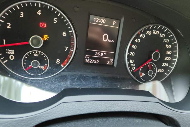 Used Volkswagen Sharan 2012 2.0 TSI Comfort Edition Euro IV Odometer Close Up