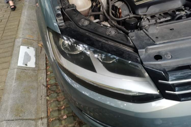 Used Volkswagen Sharan 2012 2.0 TSI Standard Version Euro IV Right Front Headlight