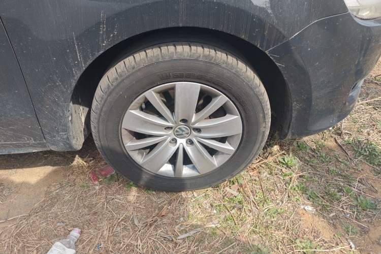 Used Volkswagen Sharan 2012 2.0 TSI Standard Version Euro IV Right Front Wheel Hub