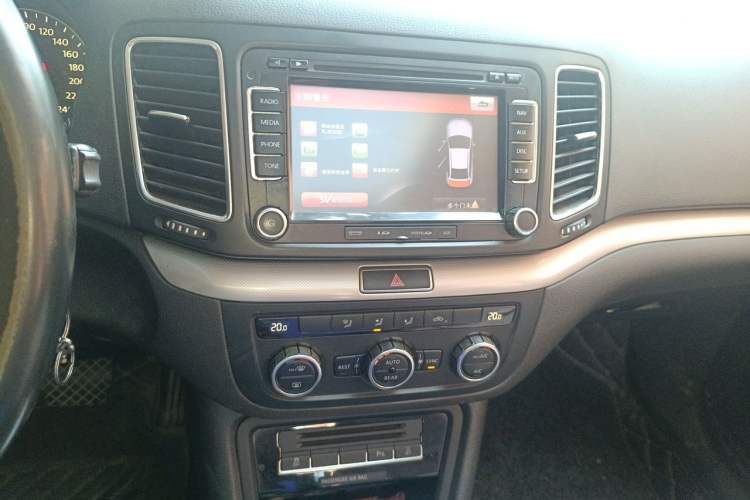 Used Volkswagen Sharan 2012 2.0 TSI Standard Version Euro IV Audio And AC Panel
