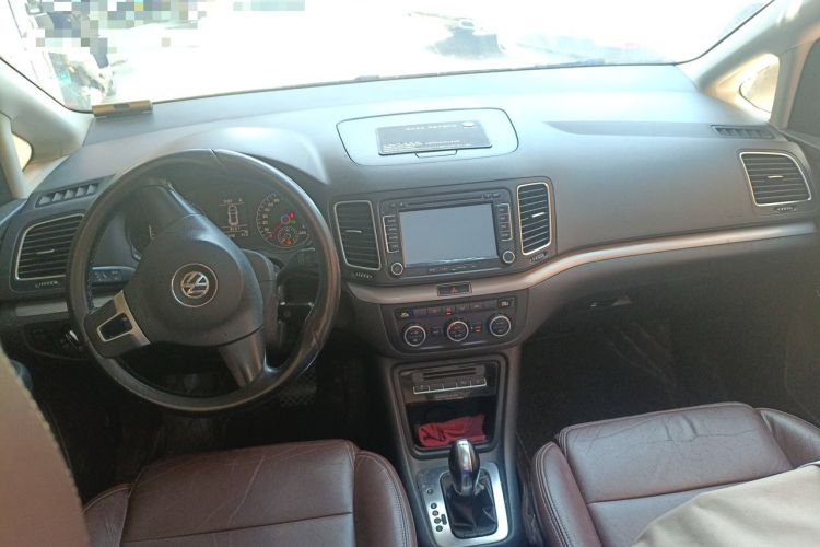 Used Volkswagen Sharan 2012 2.0 TSI Standard Version Euro IV Center Console
