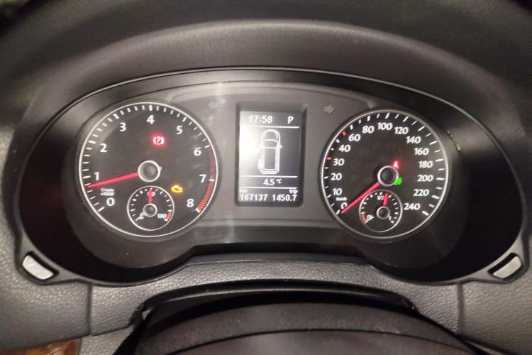 Used Volkswagen Sharan 2012 2.0 TSI Comfort Edition Euro IV Instrument Cluster