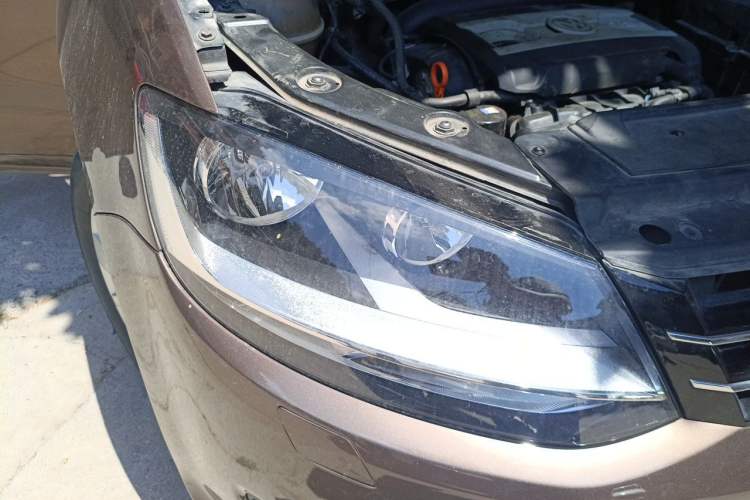 Used Volkswagen Sharan 2012 2.0 TSI Standard Version Euro IV Right Front Headlight