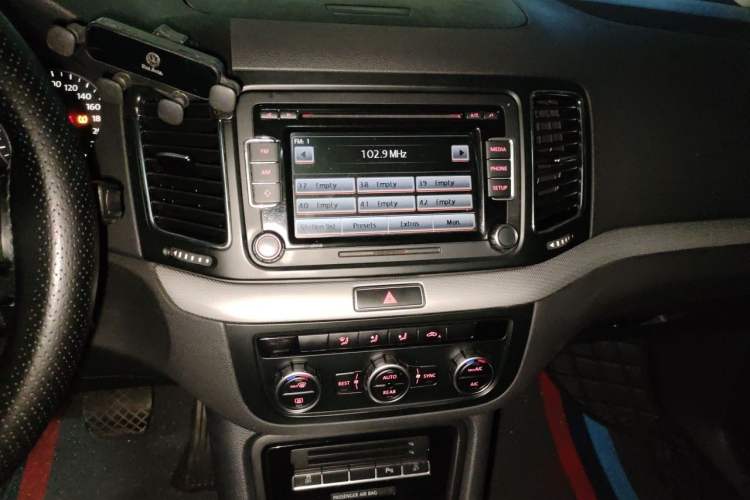 Used Volkswagen Sharan 2012 2.0 TSI Standard Version Euro IV Audio And AC Panel