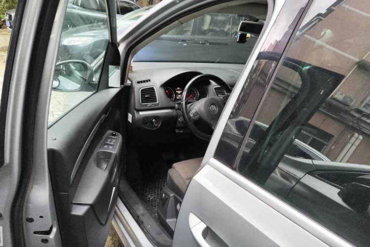Used Volkswagen Sharan 2012 2.0 TSI Standard Version Euro IV Driver Seat