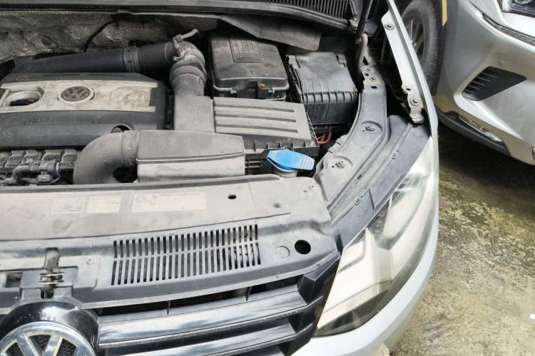 Used Volkswagen Sharan 2012 2.0 TSI Standard Version Euro IV Engine Bay Left
