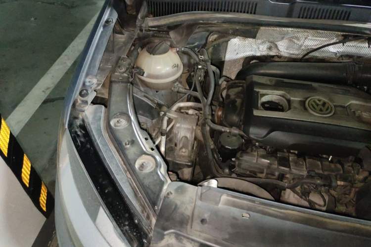 Used Volkswagen Sharan 2012 2.0 TSI Standard Version Euro IV Engine Bay Right