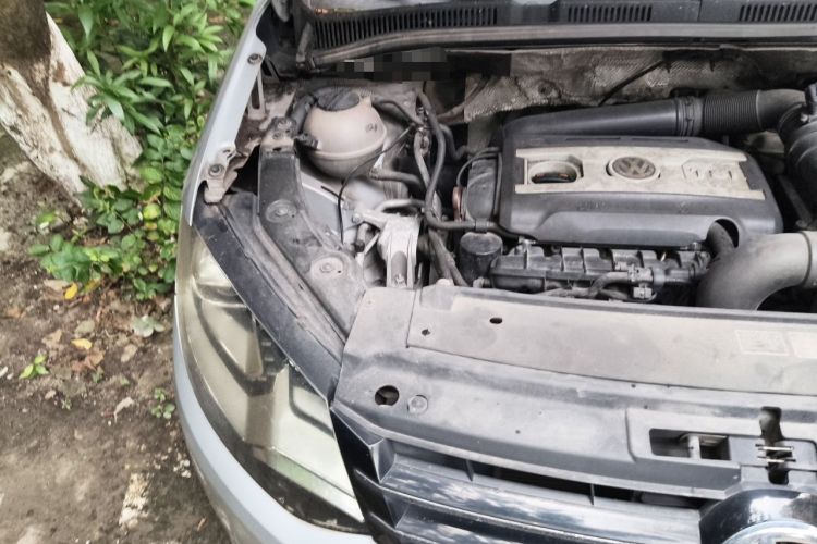 Used Volkswagen Sharan 2012 2.0 TSI Standard Version Euro IV Engine Bay Right