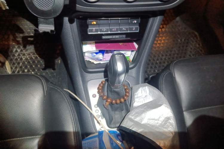 Used Volkswagen Sharan 2012 2.0 TSI Comfort Edition Euro IV Gear Lever