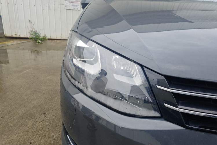 Used Volkswagen Sharan 2012 2.0 TSI Comfort Edition Euro IV Right Front Headlight