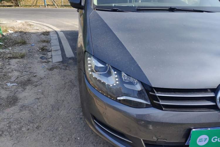 Used Volkswagen Sharan 2012 2.0 TSI Comfort Edition Euro IV Right Front Headlight