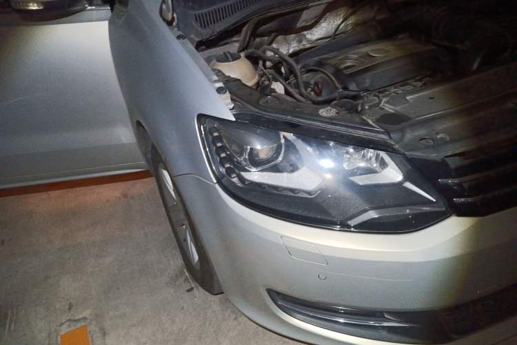 Used Volkswagen Sharan 2012 2.0 TSI Comfort Edition Euro IV Right Front Headlight