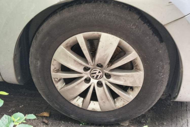 Used Volkswagen Sharan 2012 2.0 TSI Standard Version Euro IV Right Front Wheel Hub