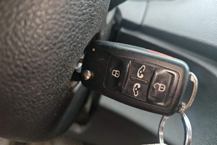 Used Volkswagen Sharan 2012 2.0 TSI Comfort Edition Euro IV Vehicle Key