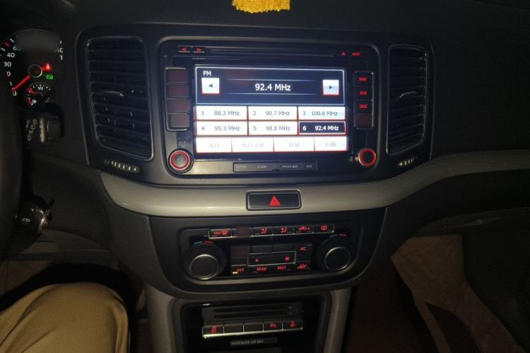 Used Volkswagen Sharan 2012 2.0 TSI Standard Version Euro IV Audio And AC Panel