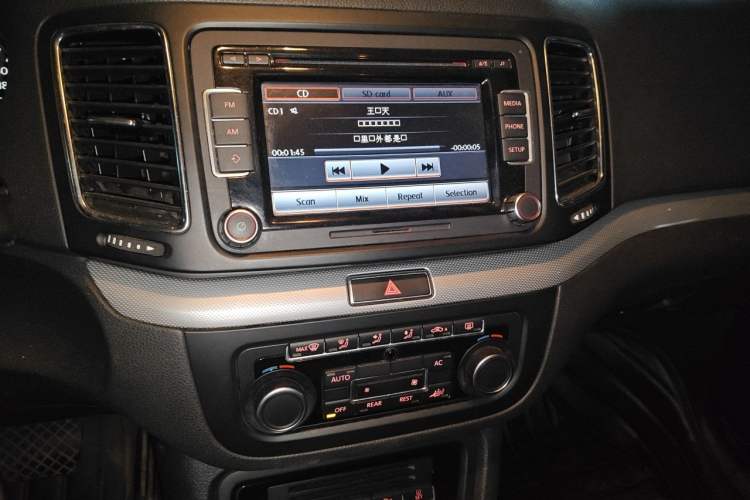 Used Volkswagen Sharan 2012 2.0 TSI Standard Version Euro IV Audio And AC Panel