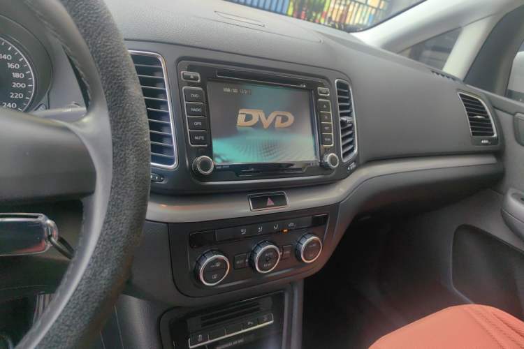 Used Volkswagen Sharan 2012 2.0 TSI Standard Version Euro IV Audio And AC Panel