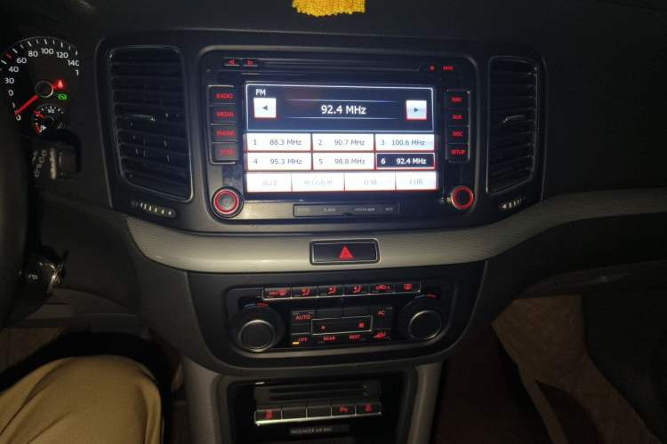 Used Volkswagen Sharan 2012 2.0 TSI Standard Version Euro IV Audio And AC Panel