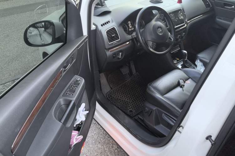 Used Volkswagen Sharan 2012 2.0 TSI Comfort Edition Euro IV Driver Seat